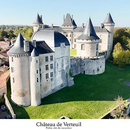 Mon Havre De Paix, Campagne Charentaise فيلة
